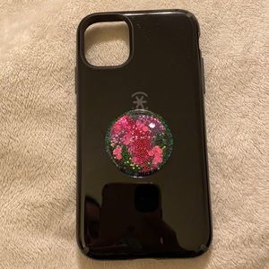 Speck iPhone 11 case with waterfall pop socket